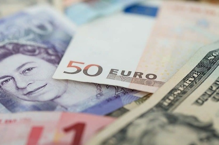 Фото: Pixybay Українці купили через онлайн-банкінги близько $52 млн за місяць