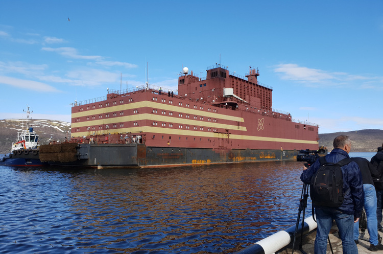 російська плавуча АЕС «Академік Ломоносов» Китай розпочне будівництво своєї першої плавучої АЕС уже цього року