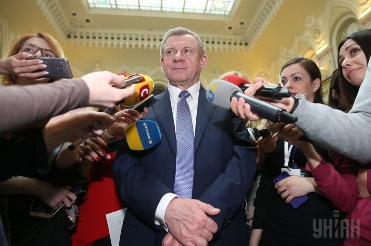 Голова НБУ Яків Смолій Нацбанк підвищив зарплату своїм керівникам торік у півтора рази
