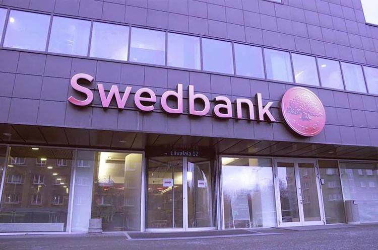 Глава ради директорів Swedbank звільнився на фоні скандалу з відмиванням коштів Глава ради директорів Swedbank звільнився на фоні скандалу з відмиванням коштів