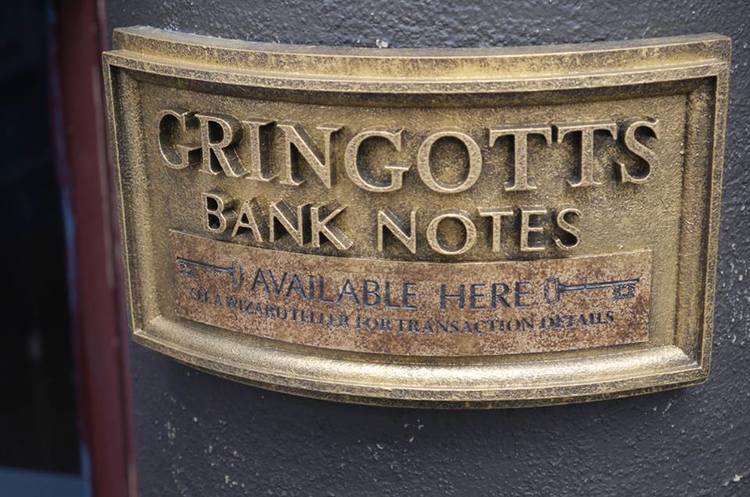 У британському музеї Гаррі Поттера відкрили новий експонат – банк «Грінготс»
