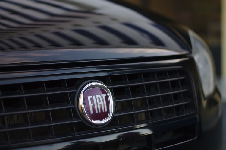 Tesla врятує Fiat Chrysler від величезних штрафів за порушення екологічних норм ЄС Tesla врятує Fiat Chrysler від величезних штрафів за порушення екологічних норм ЄС
