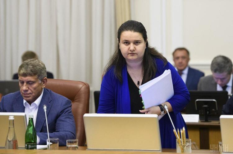 Фото: УНІАН Мінфін назвав позов Насірова спробою зриву реформи Фіскальної служби