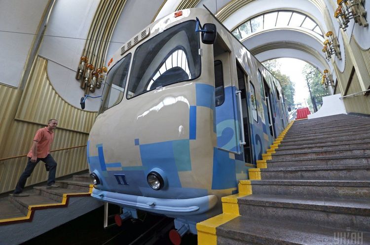 Фото: УНІАН Київ спрямує цього року 100 млн грн на реставрацію споруди фунікулера