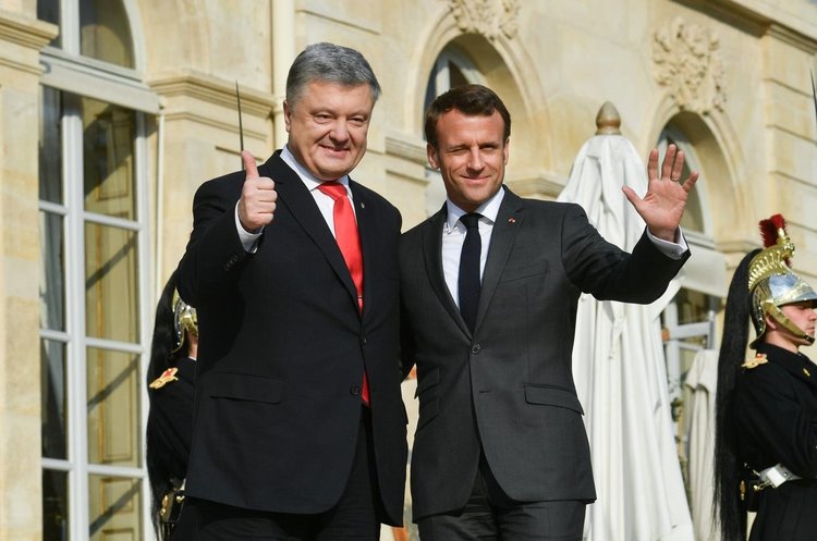 @poroshenko Порошенко домовився з Макроном скликати засідання Нормадської четвірки у Франції (оновлено)