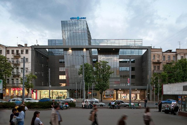 Фото: Platinumplaza АМКУ сьогодні винесе рішення щодо покупки Dragon Capital київського бізнес-центру Platinum