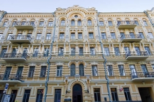 Фірташ продав готель «Санкт-Петербург» у центрі Києва за $15 млн