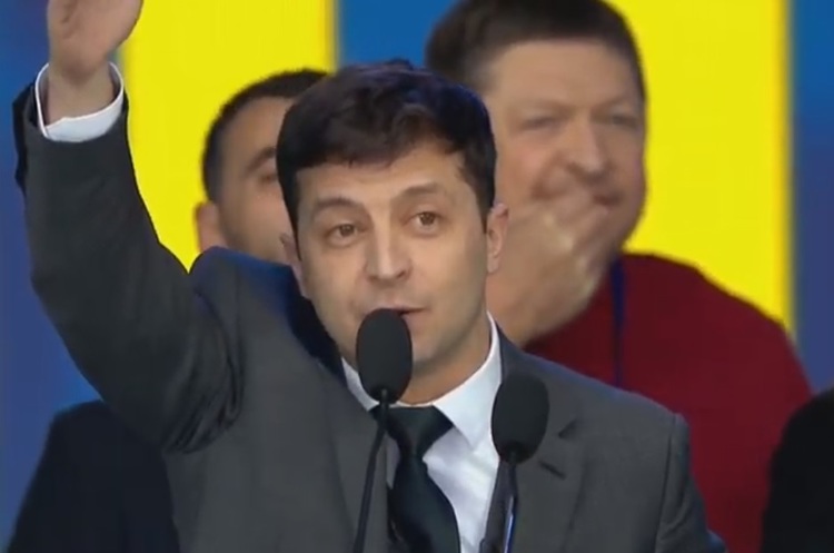 шоумен, кандидат в президенти Володимир Зеленський «Президент не може бути олігархом», – Зеленський