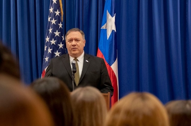 twitter @SecPompeo Держсекретар США напередодні виборів в Україні зателефонував обом кандидатам