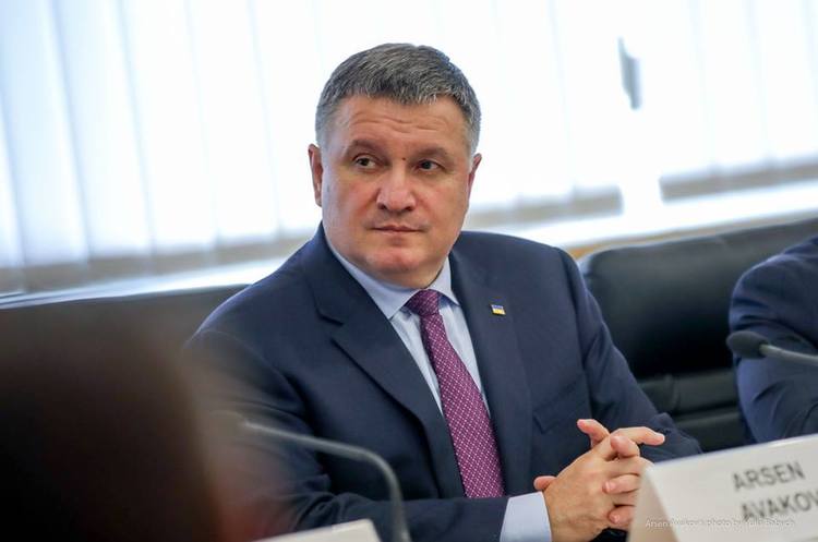 Арсен Аваков Сьогодні спокійніше, ніж під час першого туру – Аваков