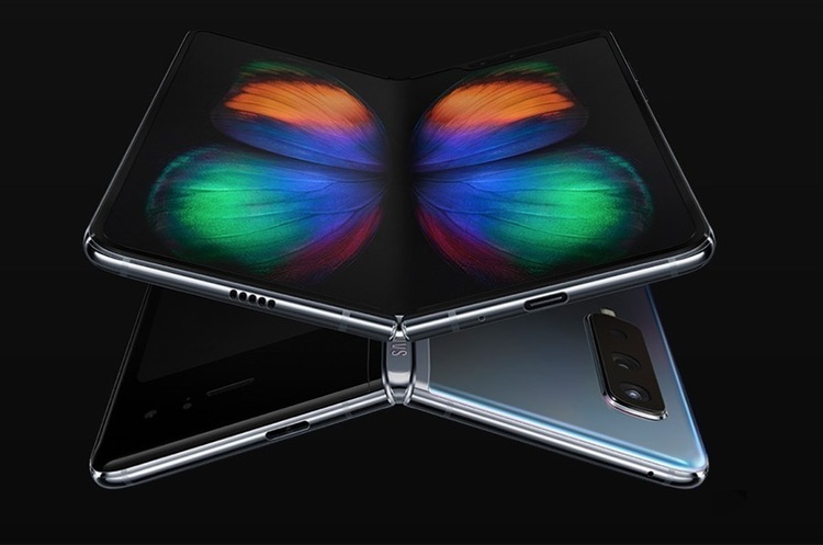 Galaxy Fold Samsung перенесла початок продажів гнучкого смартфона через проблеми з екраном