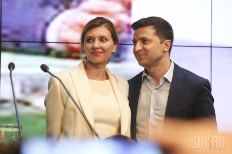 Володимир Зеленський з дружиною Зеленський привітав українців зі святом Великодня