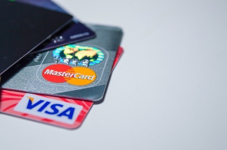 Visa та MasterCard знизять міжбанківську комісію в Європі Visa та MasterCard знизять міжбанківську комісію в Європі