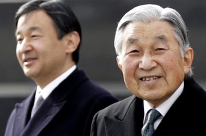 Демократія по-японськи: імператор йде, хай живе імператор