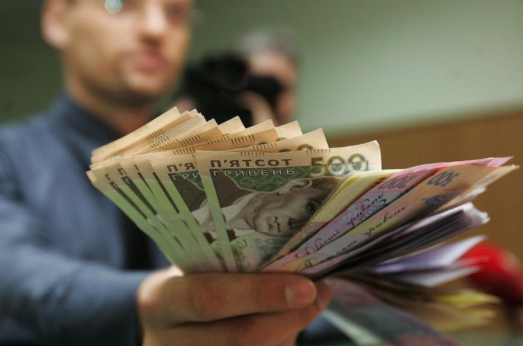 Фото: УНІАН Середня зарплата в Україні в березні удвічі перевищила мінімальну