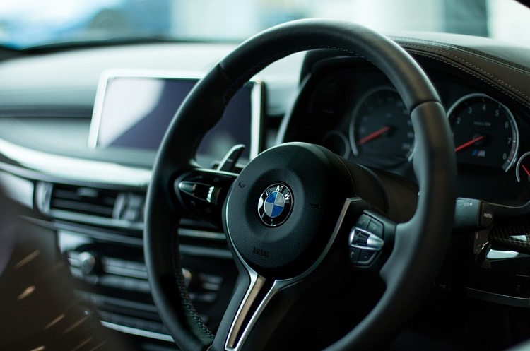 Прибуток BMW обвалився на 78% через розслідування в ЄС Прибуток BMW обвалився на 78% через розслідування в ЄС
