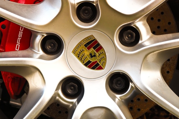 Porsche оштрафували на півмільярда євро через дизельний скандал Porsche оштрафували на півмільярда євро через дизельний скандал
