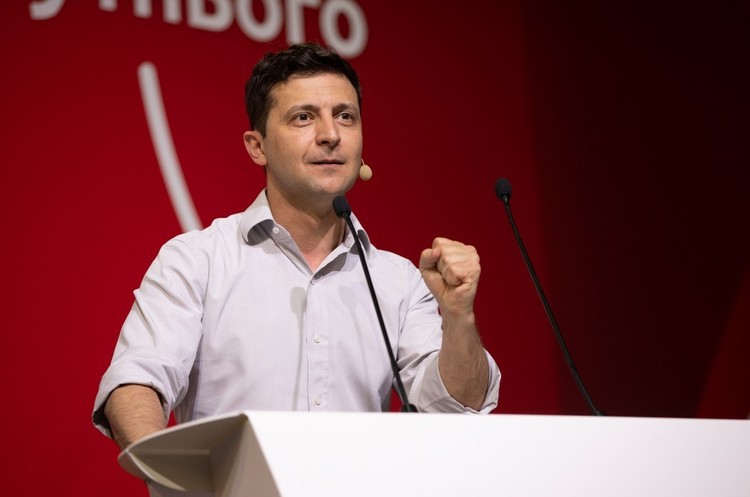 Президент України Володимир Зеленський під час виступу на iForum 2019 «Ліфт» Зеленського: ефективна платформа чи популізм