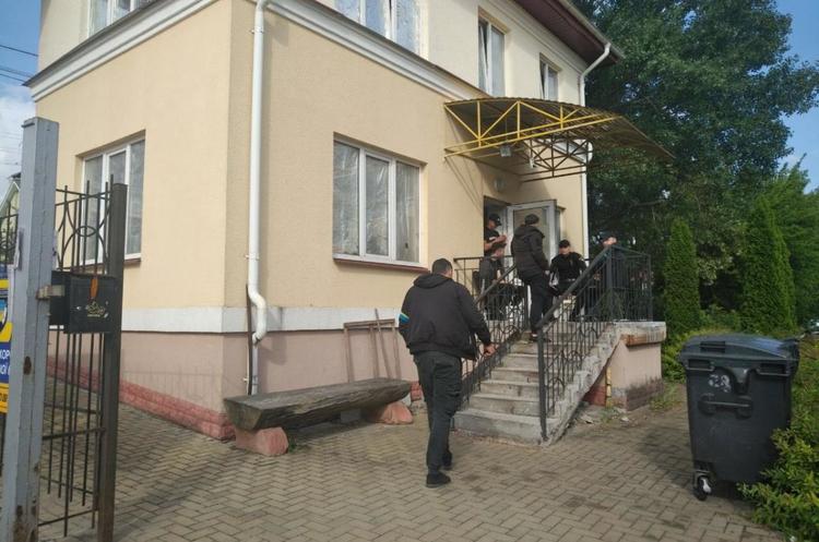 ЖК «Чайка» вночі 29 травня захопили рейдери ЖК «Чайка» вночі 29 травня захопили рейдери