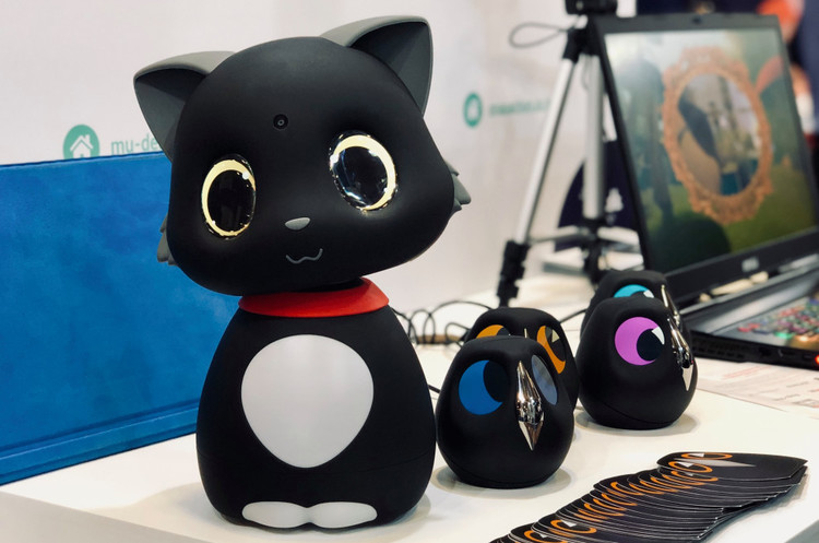 https://techcrunch.com В Китаї розробили штучного робота-кота, який реагує на дотики