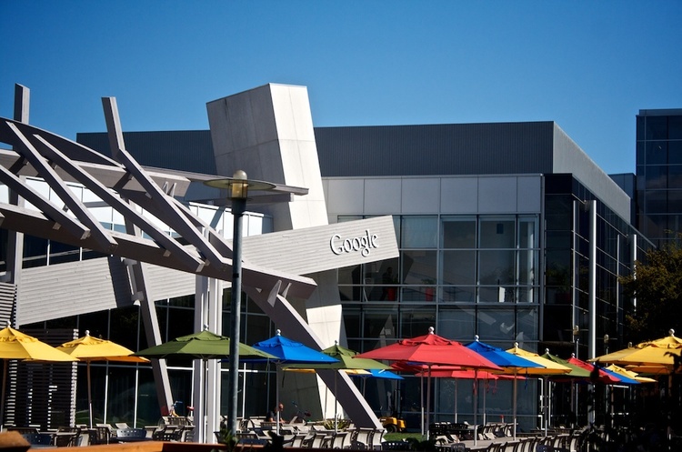 Google інвестує 600 млн євро в будівництво нового дата-центру в Бельгії Google інвестує 600 млн євро в будівництво нового дата-центру в Бельгії