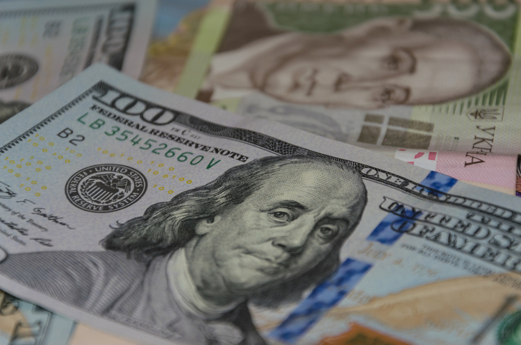 Курси валют на 4 червня: долар продовжує дорожчати