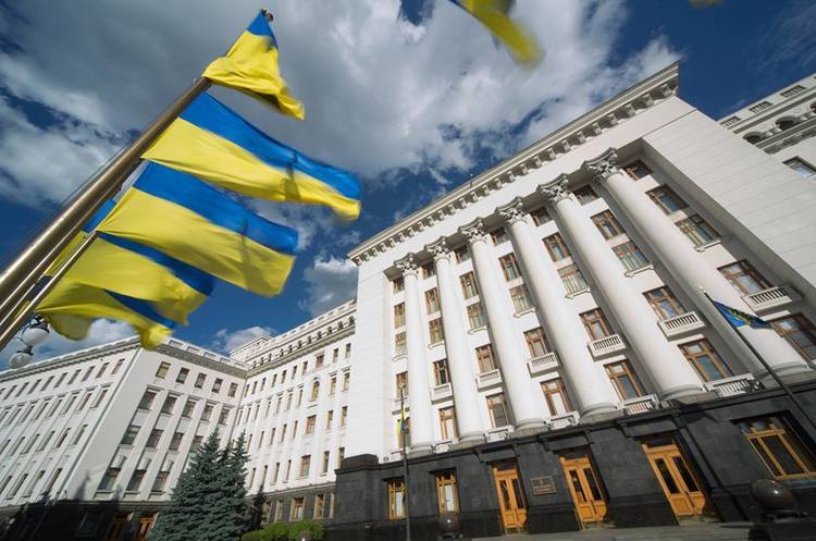 Можна в шортах і з ноутбуком: в АП змінюють правила Можна в шортах і з ноутбуком: в АП змінюють правила