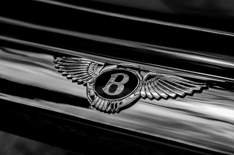 Bentley планує електрифікувати усі моделі своїх авто до 2023 року Bentley планує електрифікувати усі моделі своїх авто до 2023 року