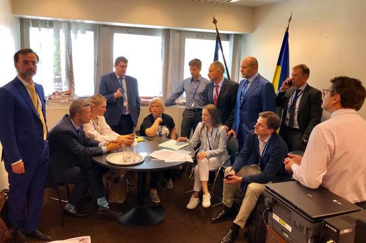 Політики обурені рішенням ПАРЄ: «Регламент порушувати не треба» Політики обурені рішенням ПАРЄ: «Регламент порушувати не треба»