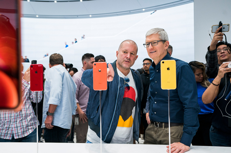 Джоны Айв, Тім Кук Головний дизайнер Apple йде з компанії, щоб створити власну