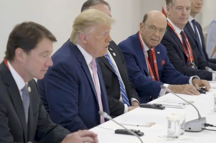 Twitter Donald J. Trump ‏ Трамп несподівано запропонував Кім Чен Ину зустрітися на кордоні між двома Кореями