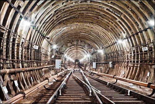 Фото: twitter/kyivmetroalerts Нові ДБН: при будівництві метро електродепо розташовуватимуть тільки в промзонах