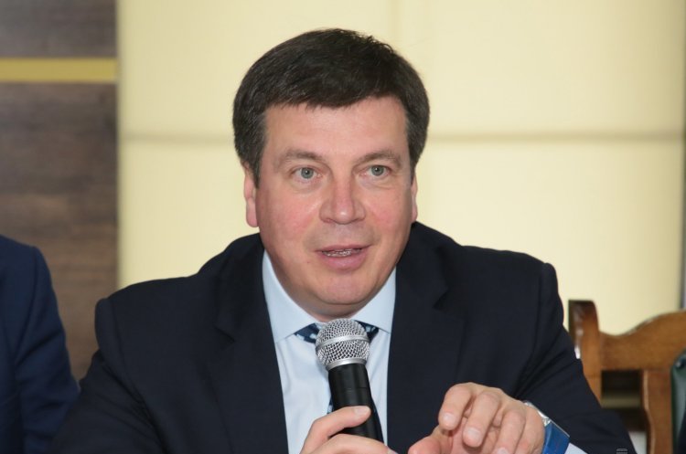 міністр регіонального розвитку, будівництва та житлово-комунального господарства Геннадій Зубко Старим багатоквартирним будинкам подовжать життя завдяки програмі модернізації