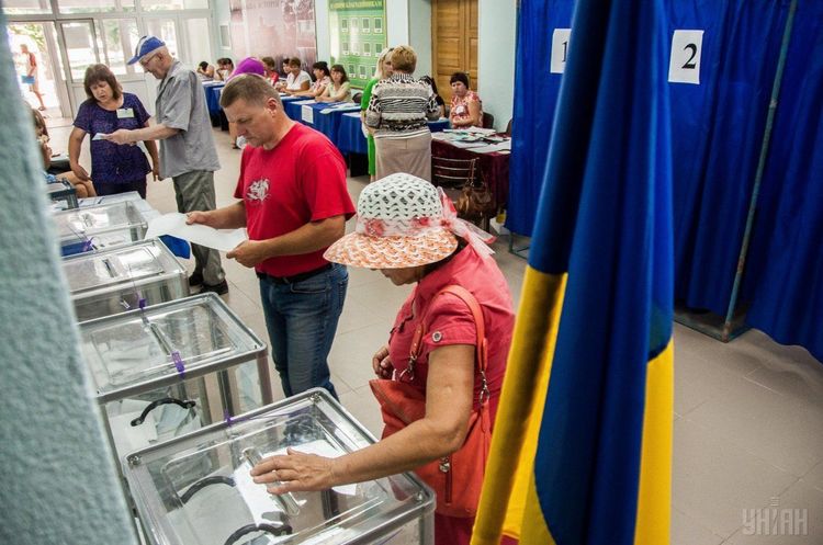 Фото: УНІАН В Україні сьогодні проходять парламентські вибори