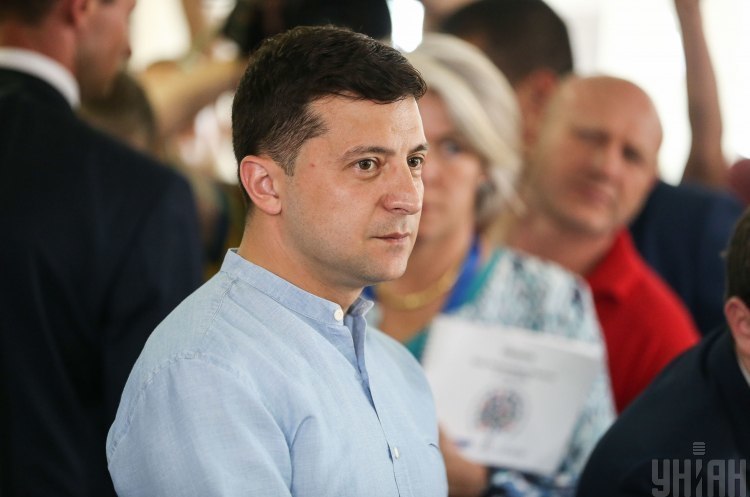 Президент Володимир Зеленський Партія «Слуга народу» готова обговорювати можливу співпрацю з партією «Голос»