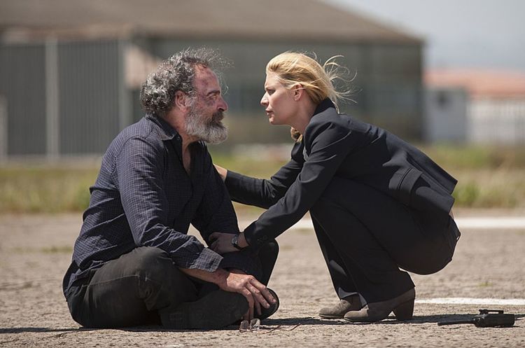 Кадр из сериала «Родина» Шпионаж, политика и мафия: какие сериалы посмотреть в августе