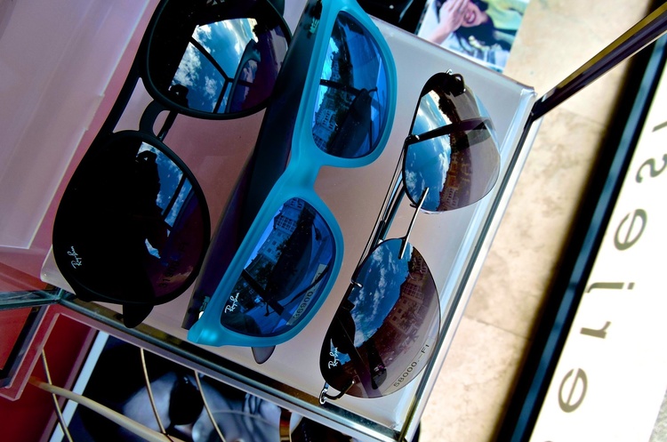 Найбільший в світі виробник окулярів EssilorLuxottica купує GrandVision за $8 млрд Найбільший в світі виробник окулярів EssilorLuxottica купує GrandVision за $8 млрд
