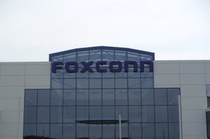 Foxconn хоче продати свій новий завод у Китаї за $8,8 млрд через торгову війну між США та КНР