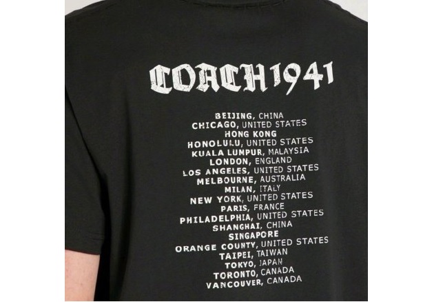 фото Twitter @Echinanews У Китаї бойкотують бренди Coach і Givenchy через «політично заангажовані» футболки