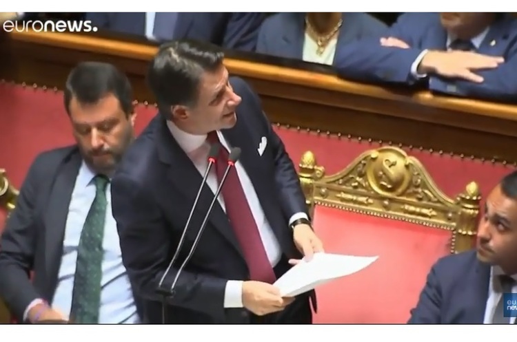 скрін-шот Euronews Премєр-міністр Італії подав у відставку через політичну кризу в країні