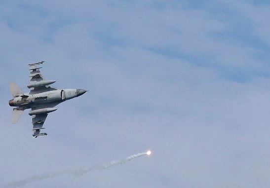AP Photo/Chiang Ying-ying США поставлять у Тайвань 66 винищувачів F-16, Китай погрожує санкціями
