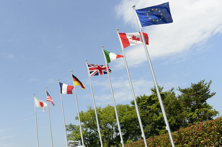 Німеччина розкритикувала пропозицію Трампа повернути РФ до G7 Німеччина розкритикувала пропозицію Трампа повернути РФ до G7