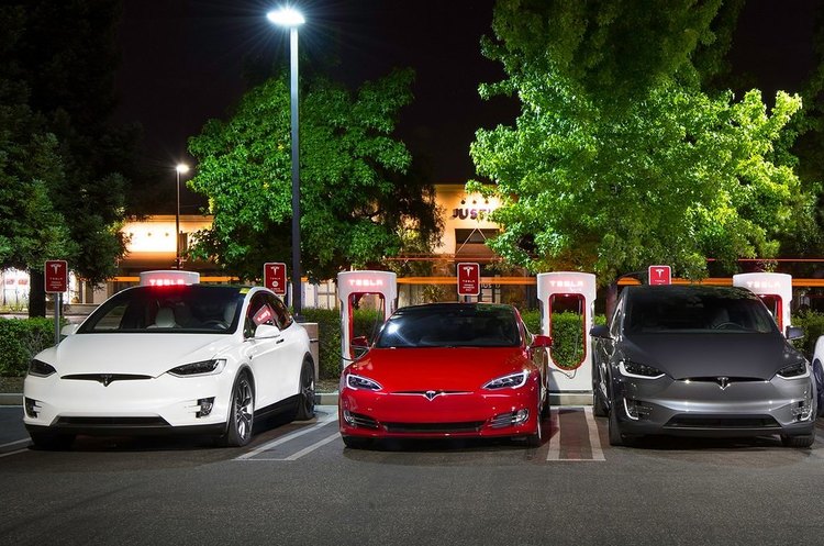 Reuters: Tesla анонсував підняття цін на свої авто в Китаї 30 серпня і, можливо, ще одне - у грудні Reuters: Tesla анонсував підняття цін на свої авто в Китаї 30 серпня і, можливо, ще одне - у грудні