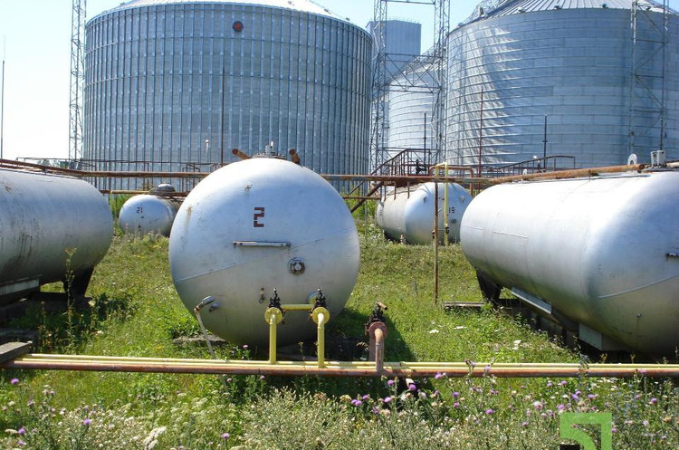 ПриватБанк продав через OpenMarket 9 нафтобаз за 15 млн грн ПриватБанк продав через OpenMarket 9 нафтобаз за 15 млн грн