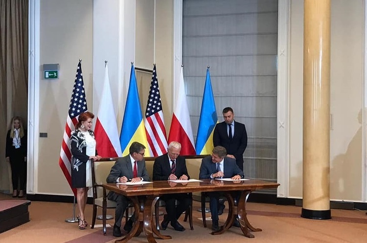 Facebook Alex Danylyuk Україна, Польща і США підписали історичний меморандум про газову співпрацю