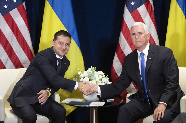 Президент Украины Владимир Зеленский и вице-президент США Майк Пенс Варшавский газовый дебют: о чем Зеленский договорился в Польше с американцами