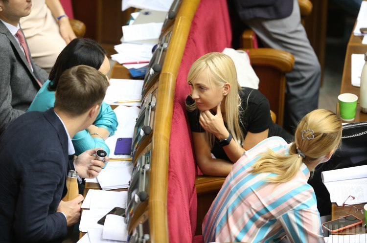 Народний депутат Олександра Устінова Рада хоче скоротити штат СБУ на 3000 осіб та ліквідувати управління по боротьбі з корупцією