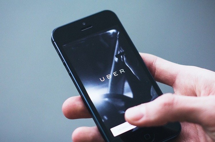 фото pixabay.com Uber продовжує нести втрати після невдалого IPO і звільняє понад 400 співробітників