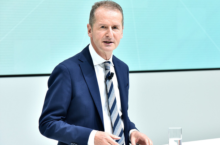 Герберт Дісс Глава VW спростував чутки про наміри купити Tesla