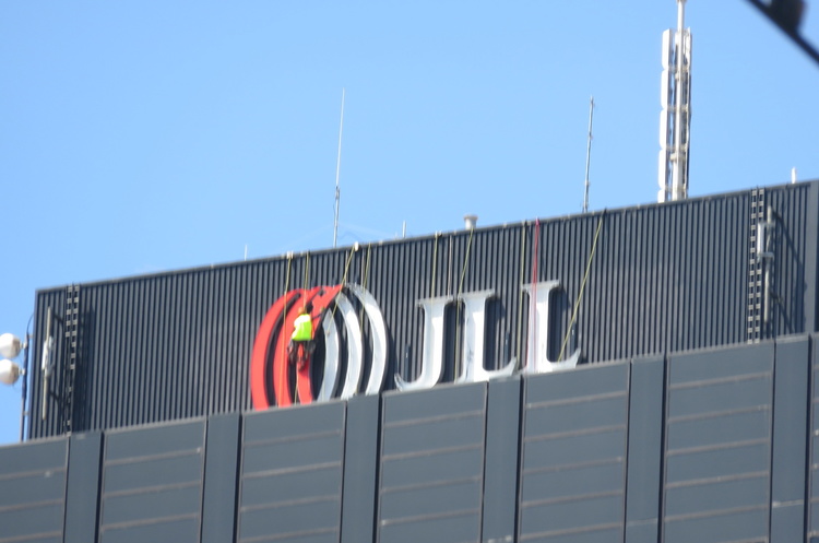 Міжнародна консалтингова компанія JLL закриває офіс в Україні Міжнародна консалтингова компанія JLL закриває офіс в Україні